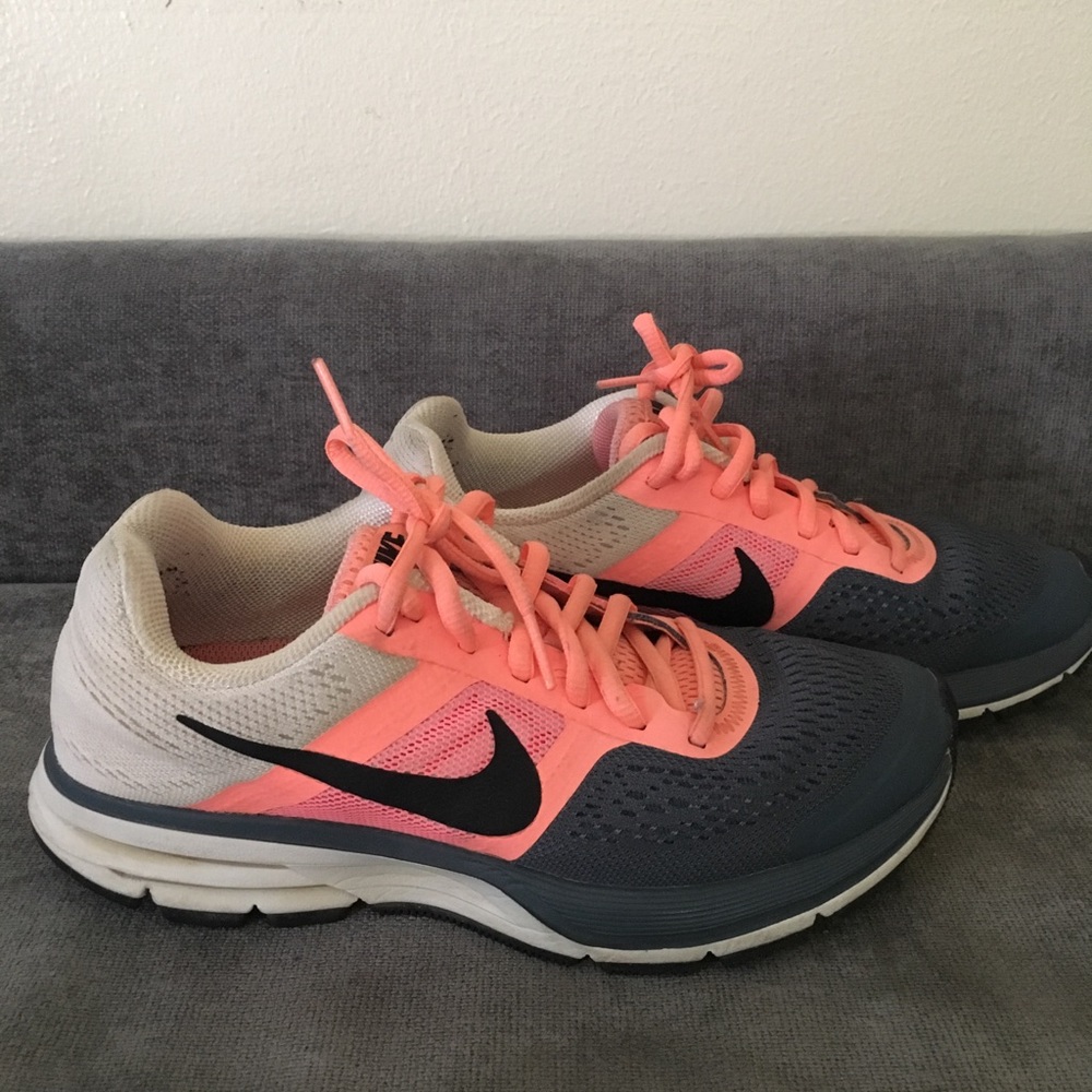 Nike women’s Pegasus 30 running shoes